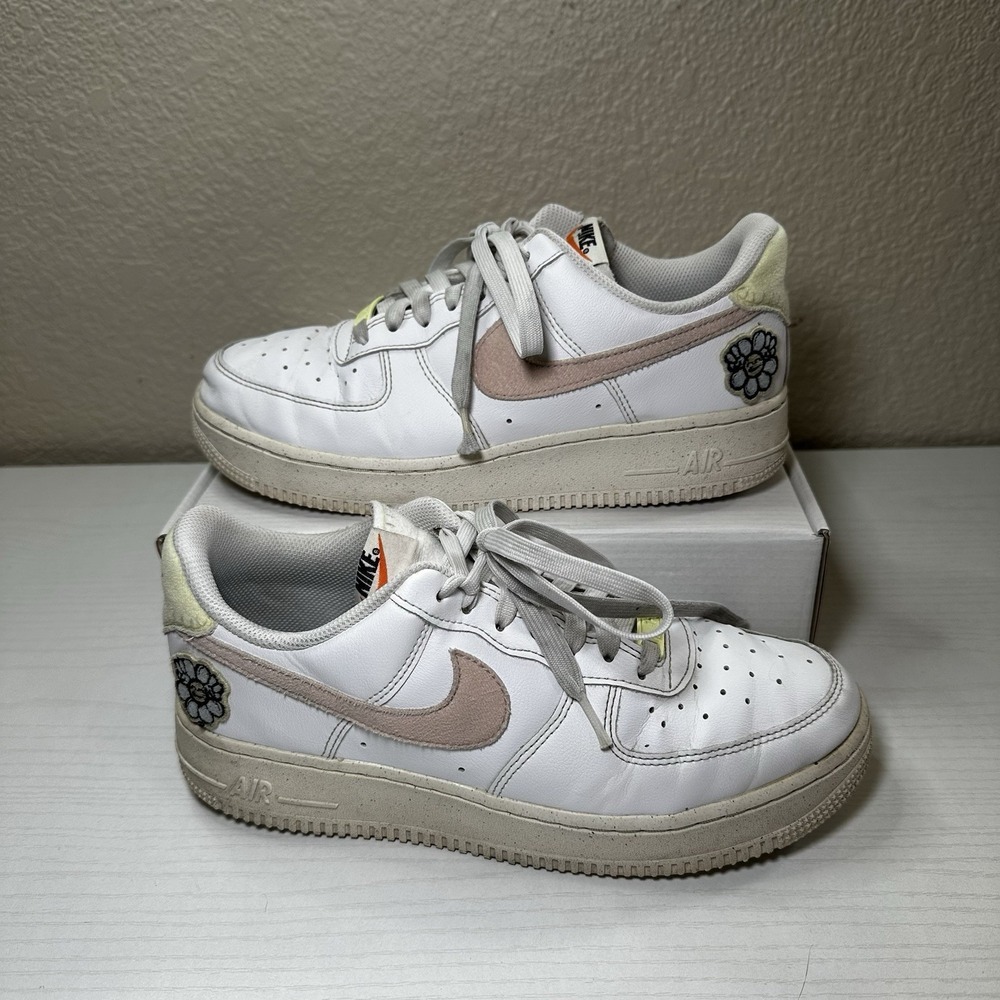Nike‎ Air Force 1 Women 8.5 Low Butterflies & Flowers White Pink Embroidered